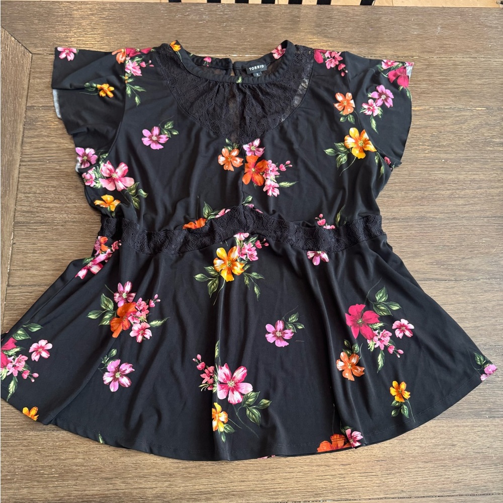 Torrid lace Floral Black Blouse size 3